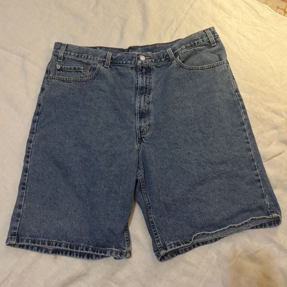 Levi's 550 Shorts, Size 42